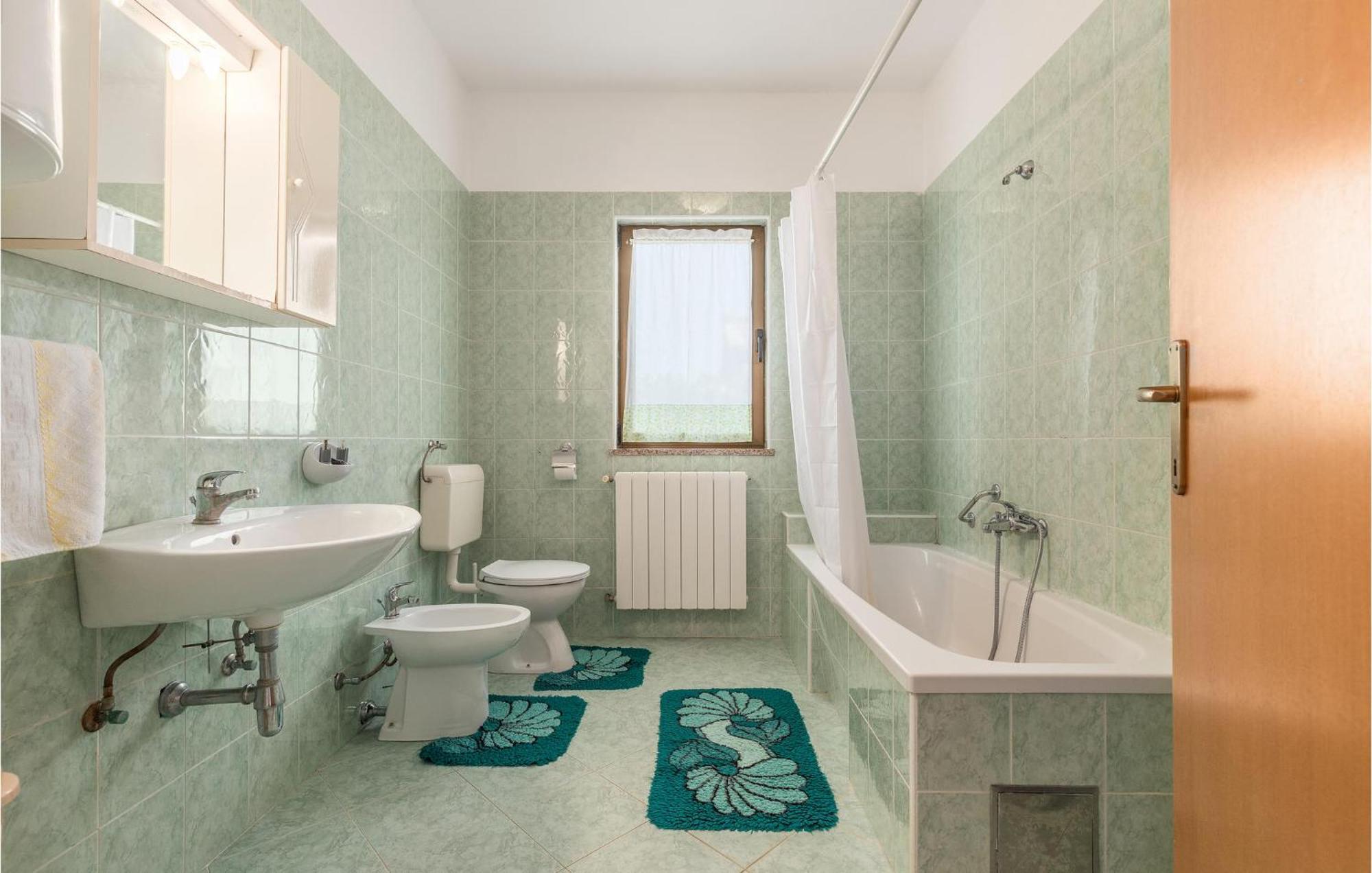 Beautiful Home In Visnjan With Wifi エクステリア 写真